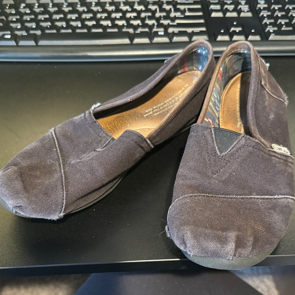 TOMS Casual Black Slip-On Shoes